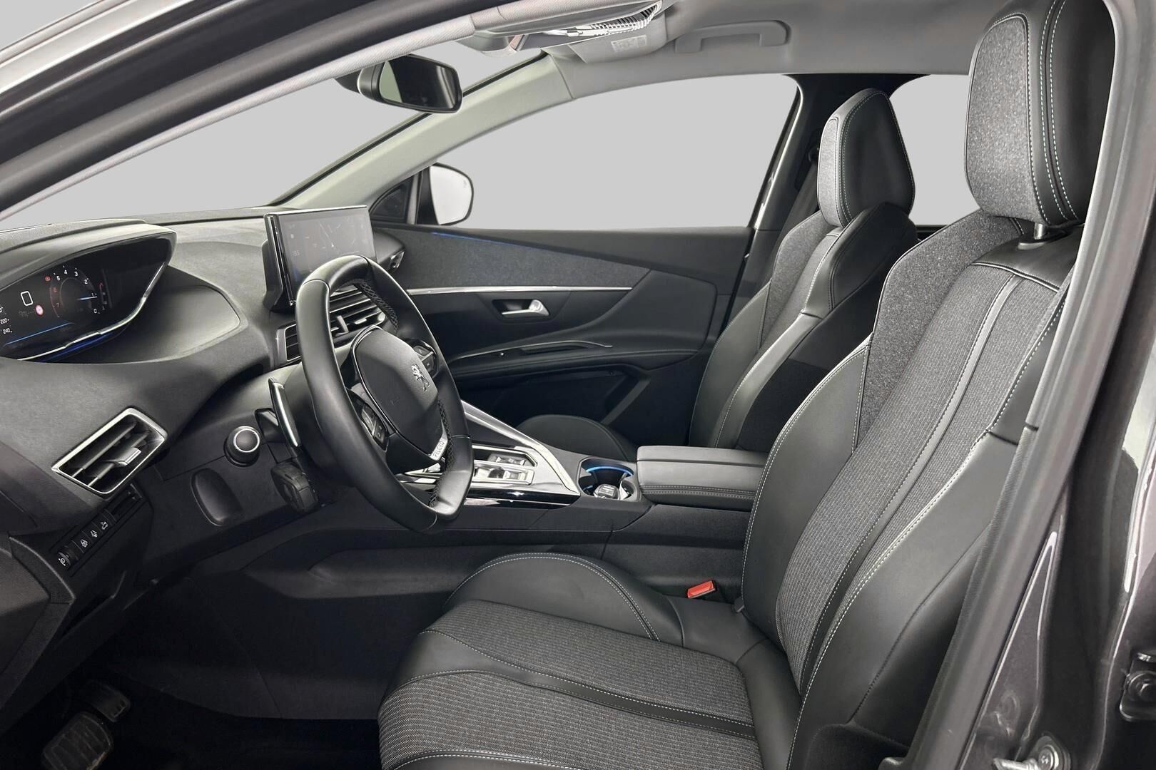 Peugeot 5008 iso kuva 8