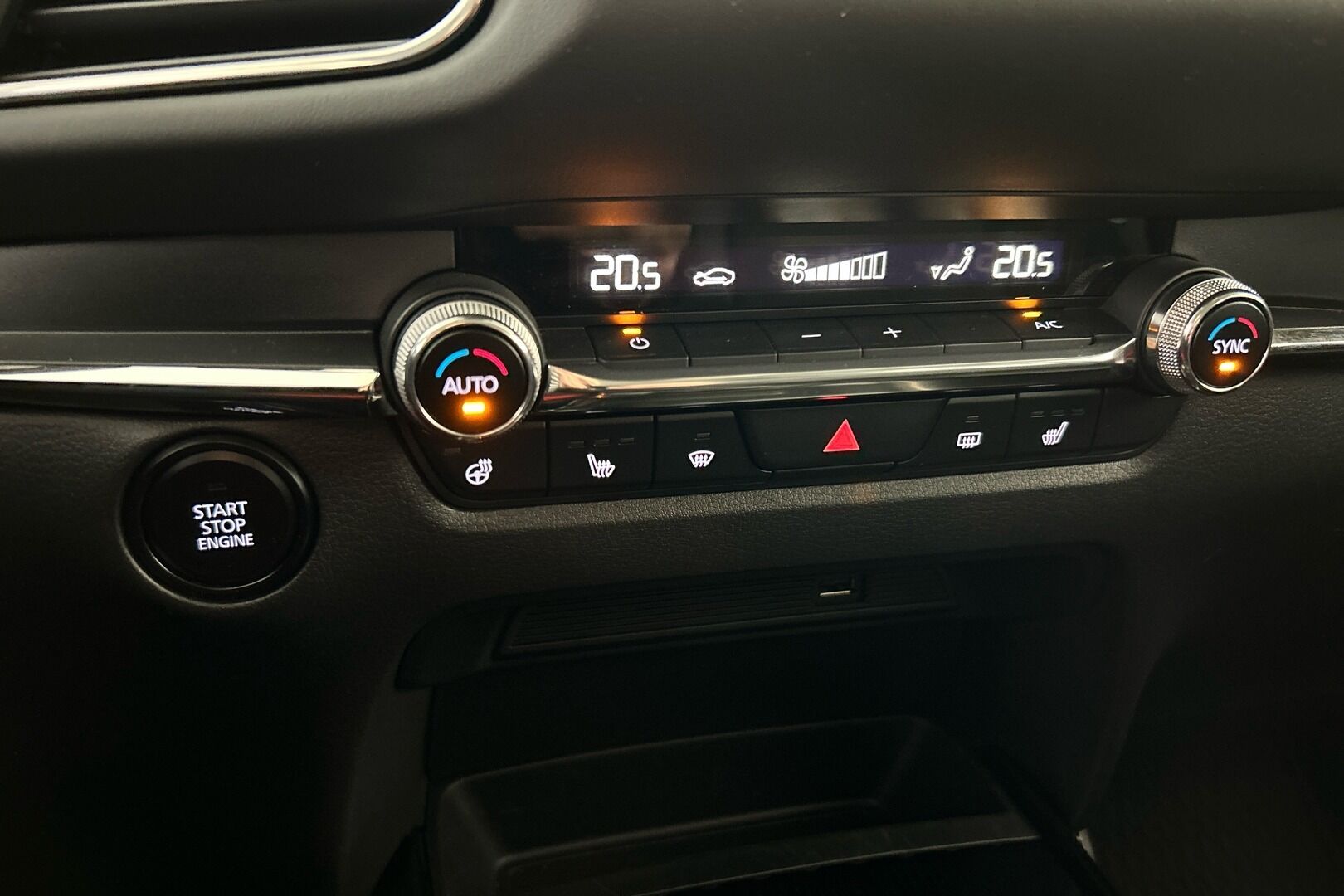 Mazda CX-30 iso kuva 6