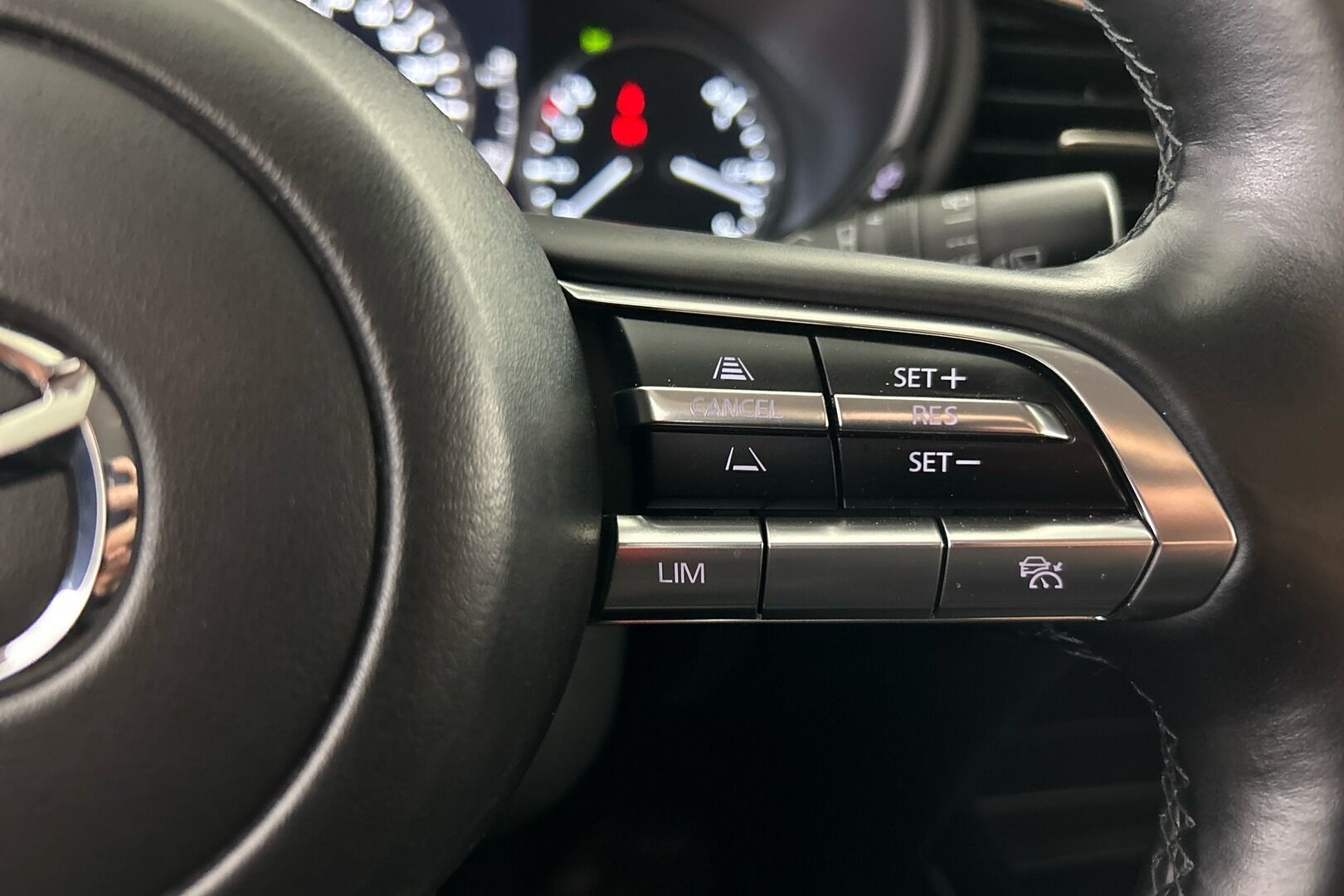 Mazda CX-30 iso kuva 8