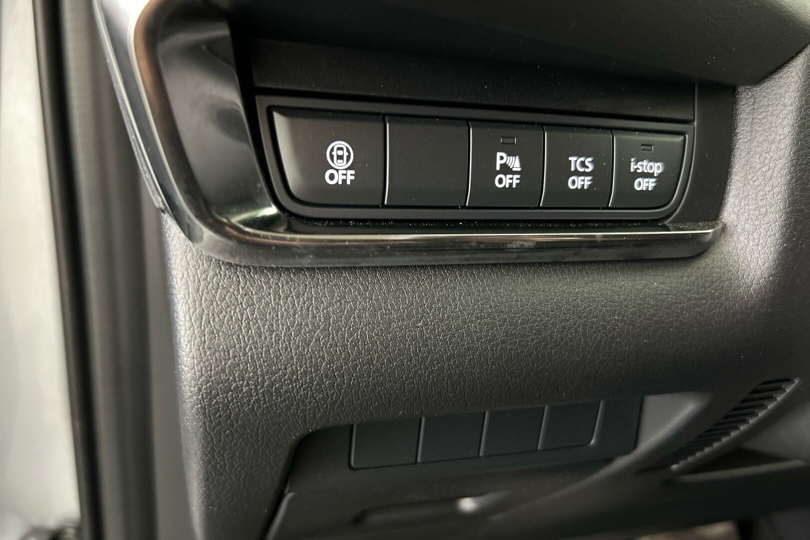Mazda CX-30 iso kuva 9