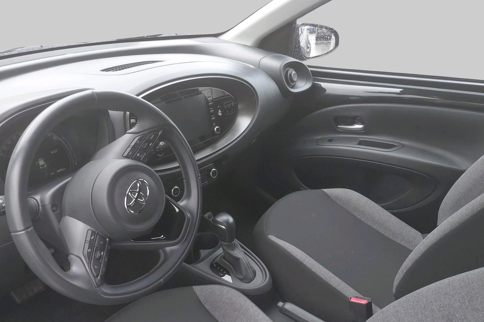 Toyota Aygo X iso kuva 1