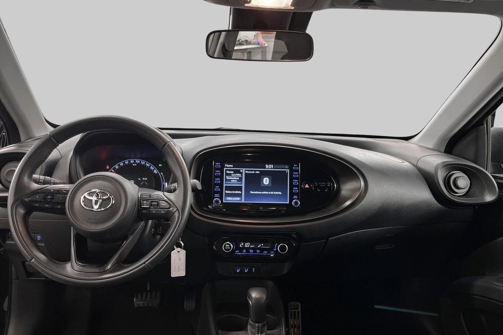 Toyota Aygo X iso kuva 7