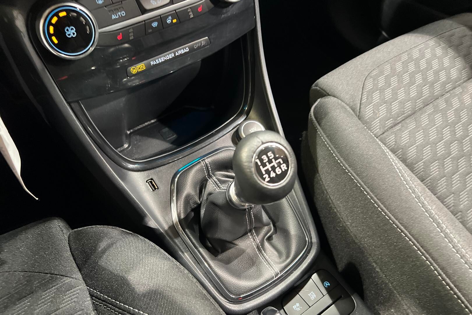 Ford Puma iso kuva 19