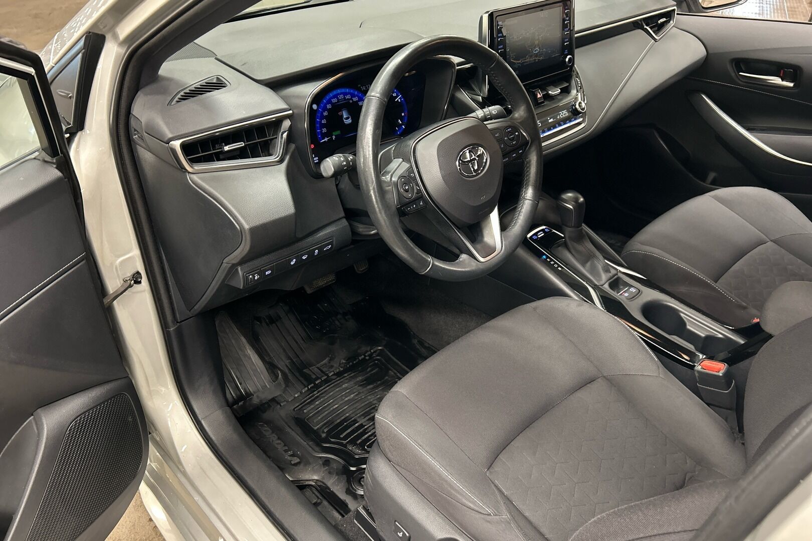 Toyota Corolla iso kuva 7