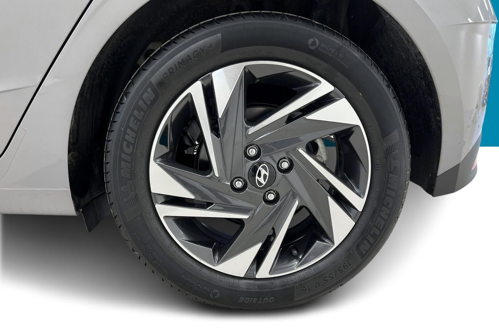 Hyundai i20 Hatchback iso kuva 19