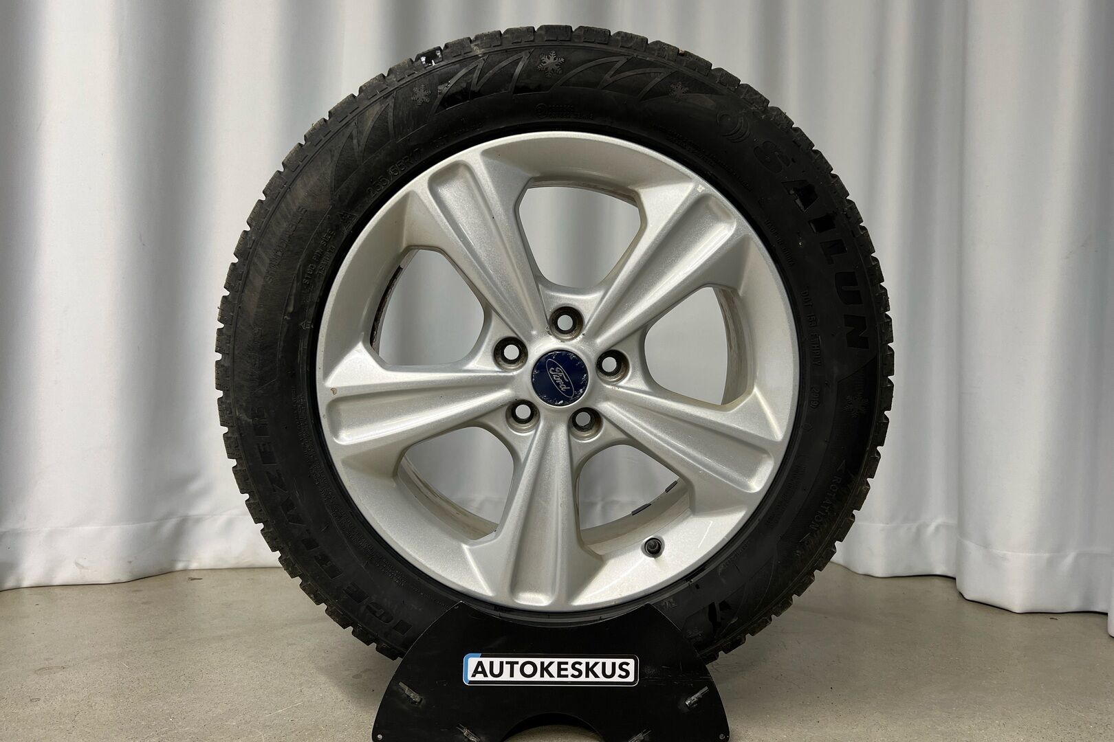 Ford Kuga iso kuva 17