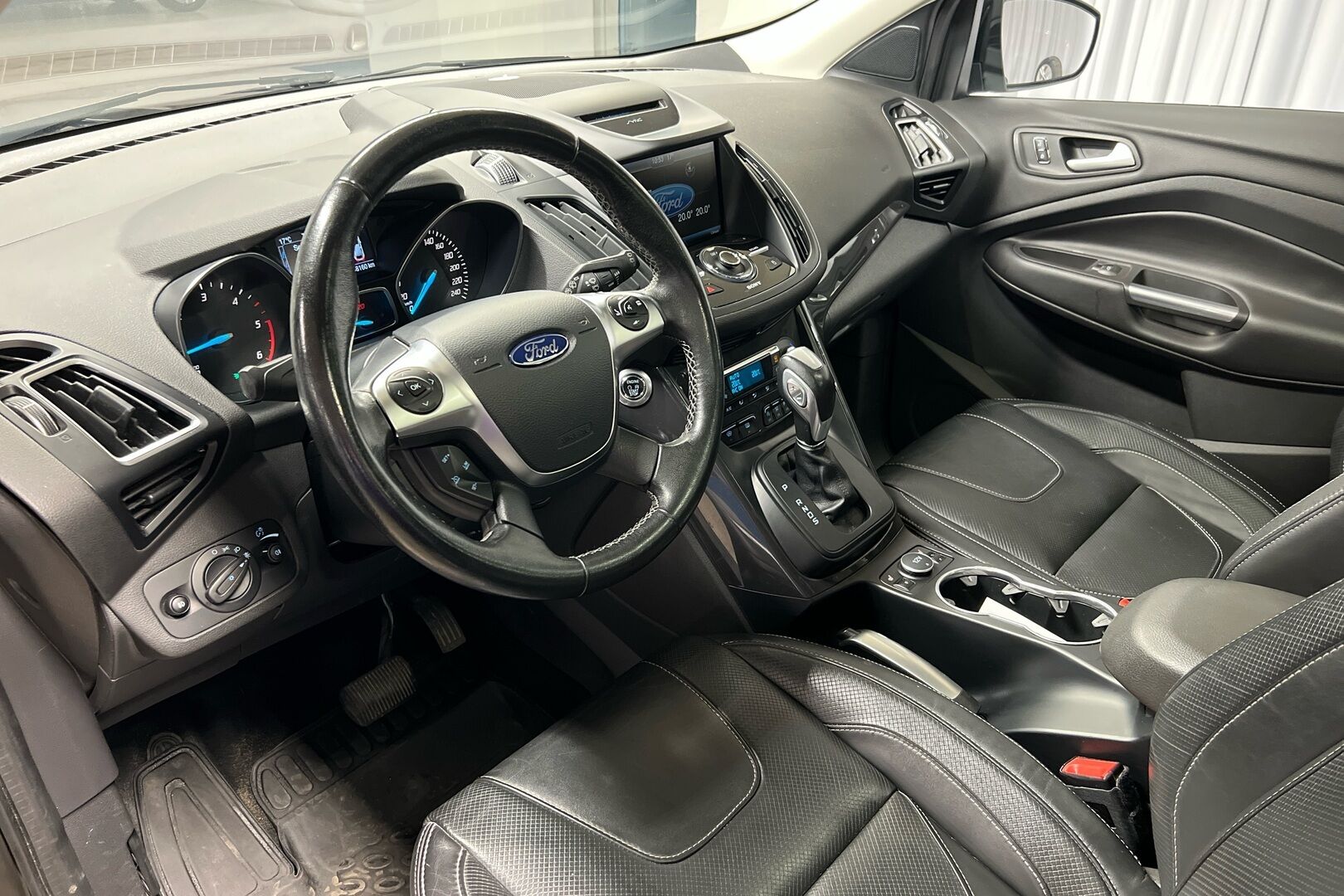 Ford Kuga iso kuva 6