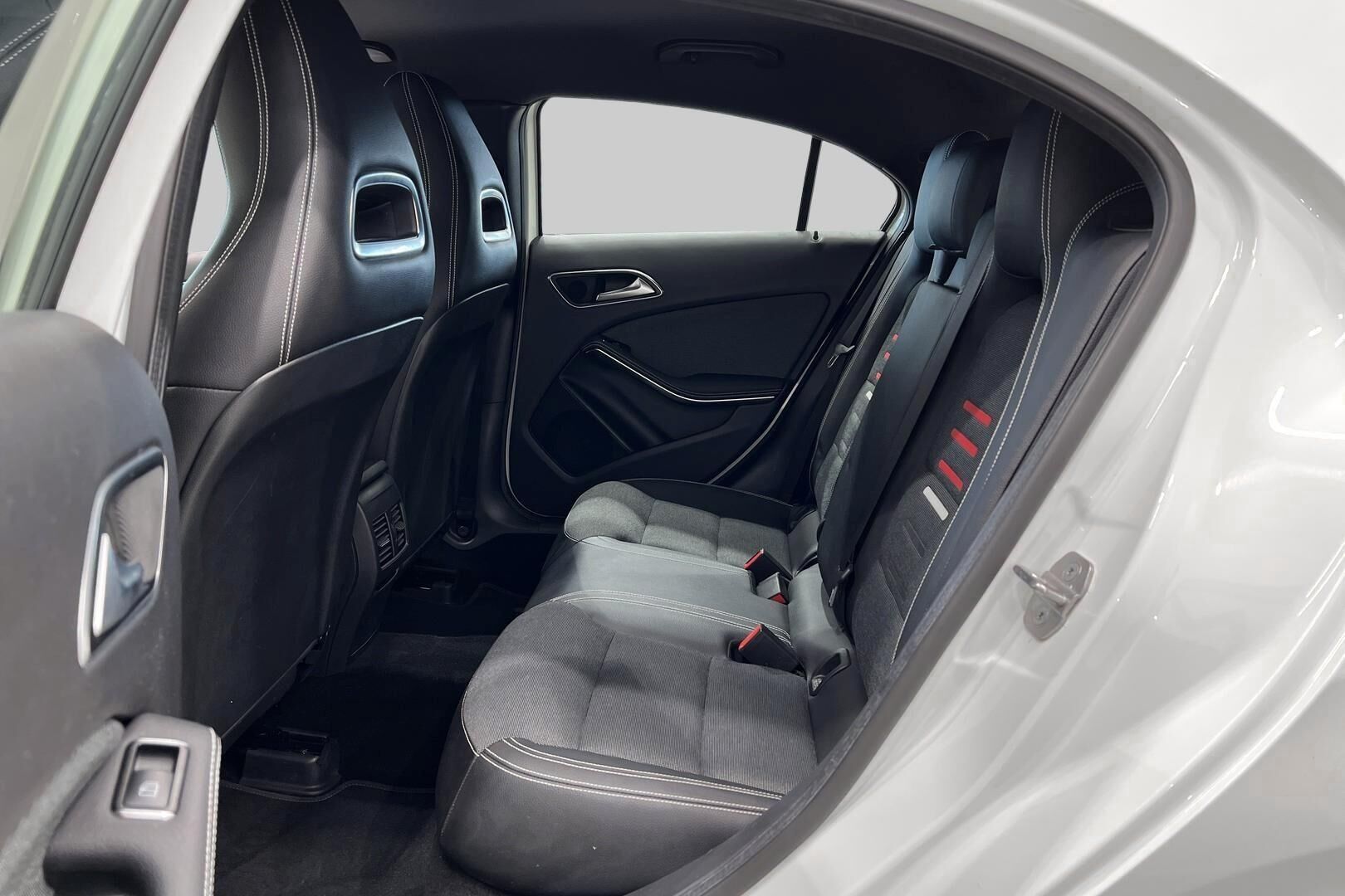 Mercedes-Benz A iso kuva 10