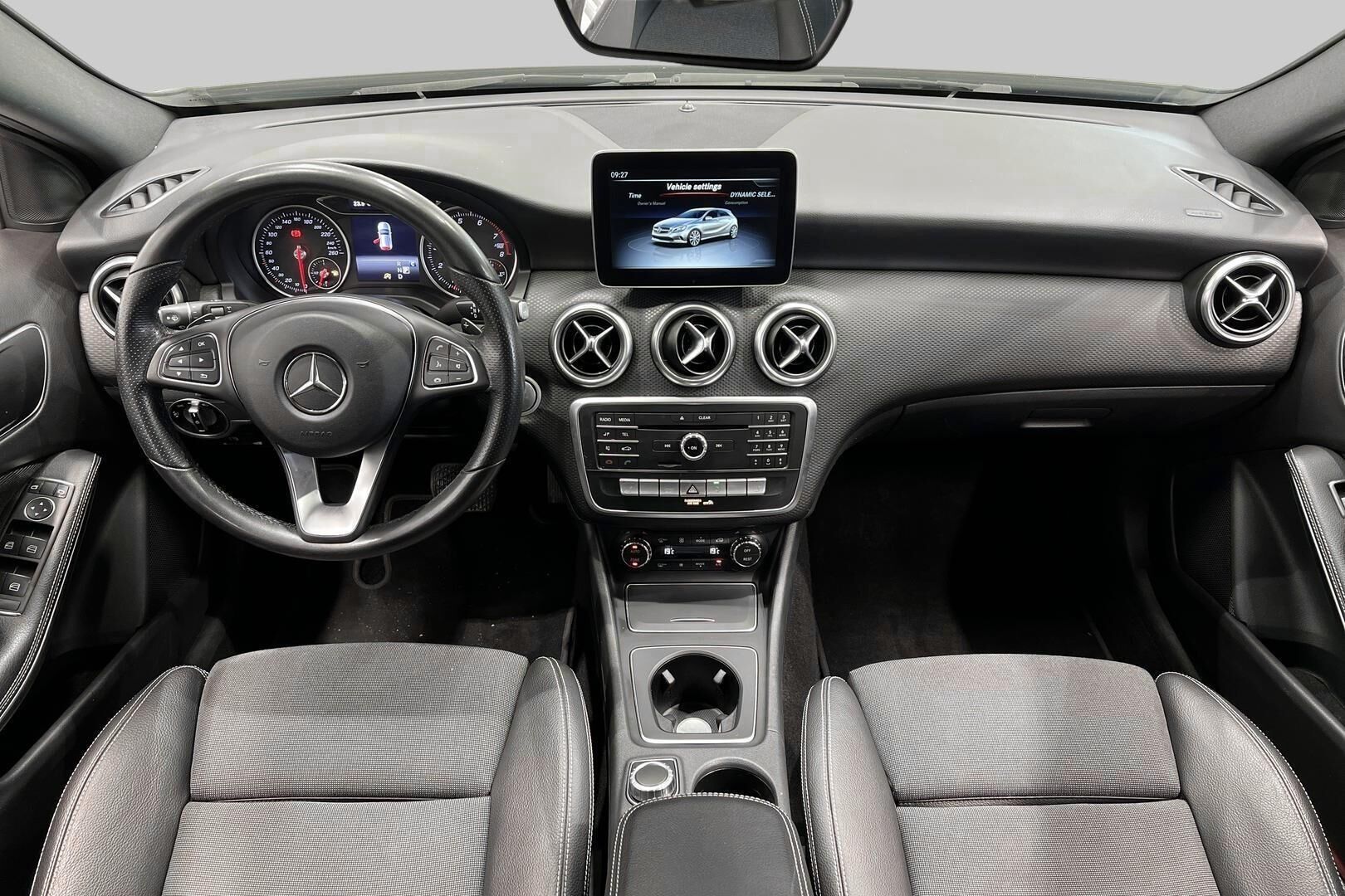 Mercedes-Benz A iso kuva 11