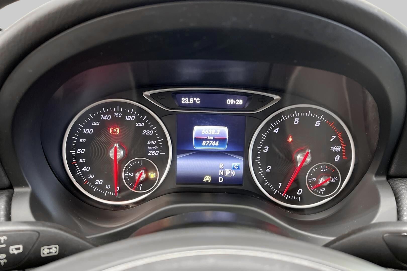 Mercedes-Benz A iso kuva 14