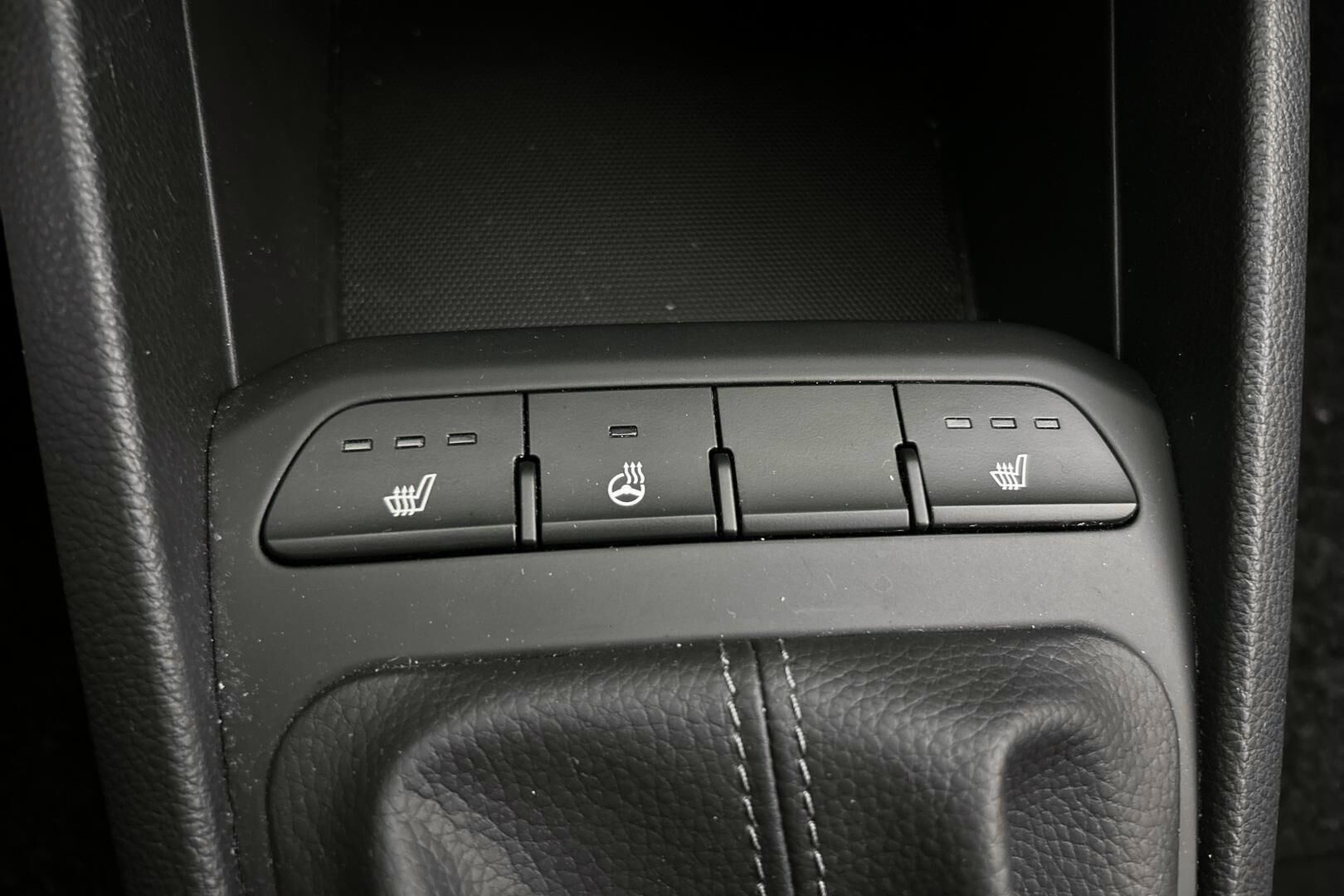 Kia Rio iso kuva 16