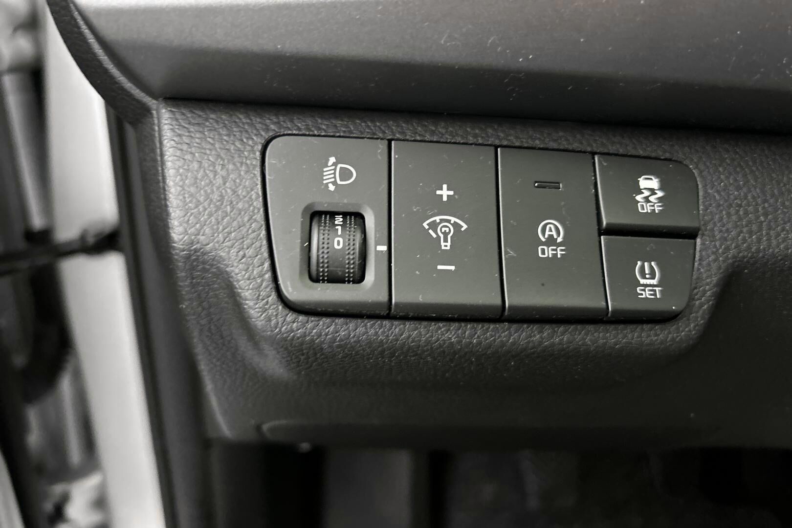 Kia Rio iso kuva 20