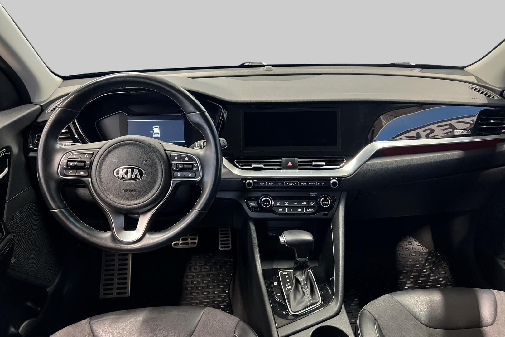 Kia Niro iso kuva 8