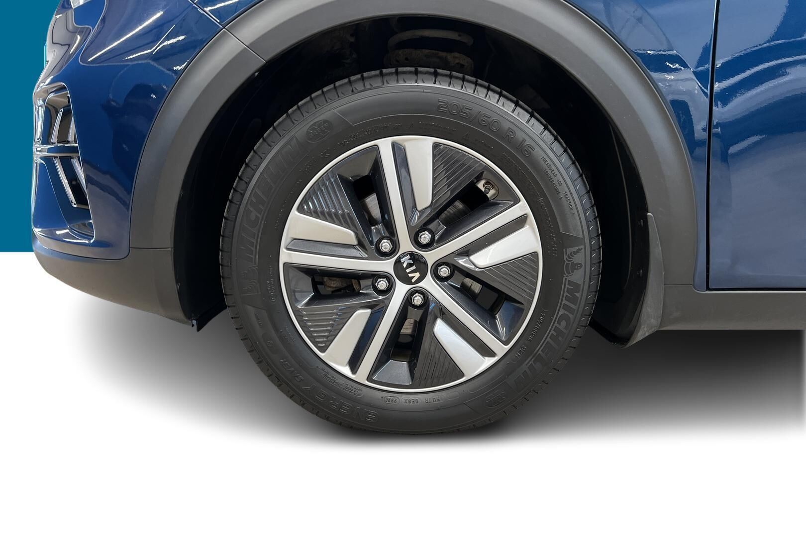 Kia Niro iso kuva 16