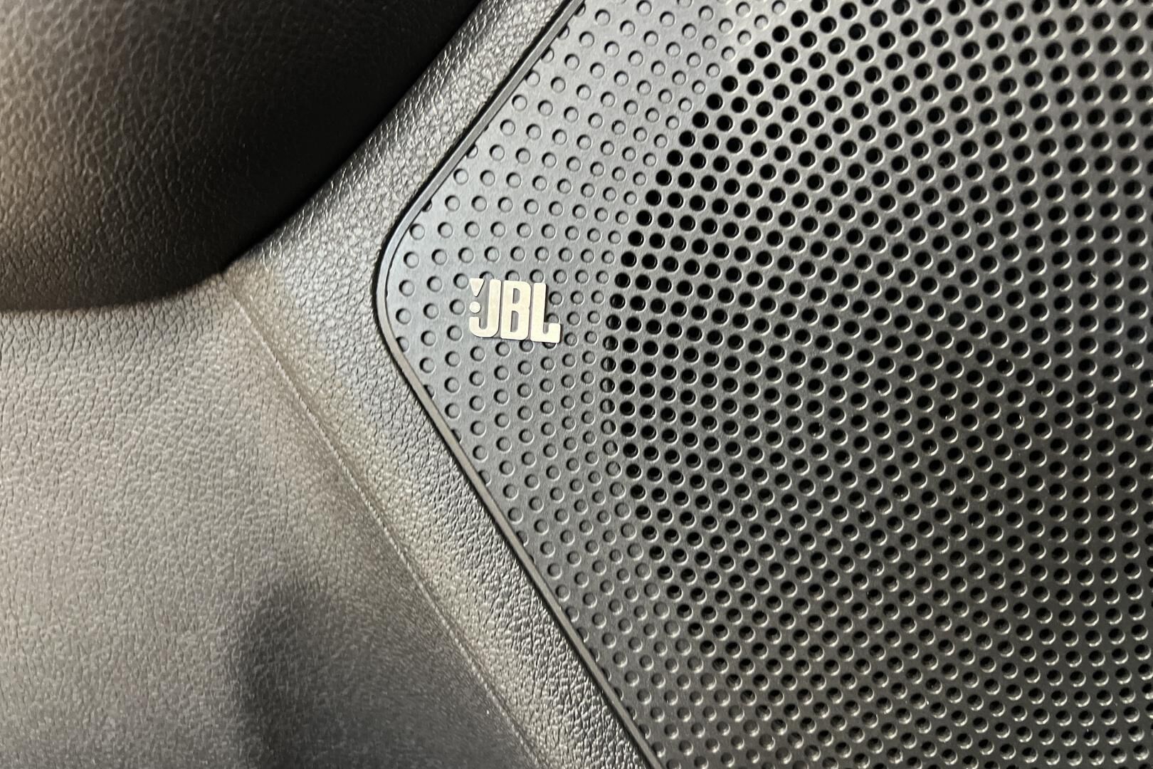 Kia Niro iso kuva 10