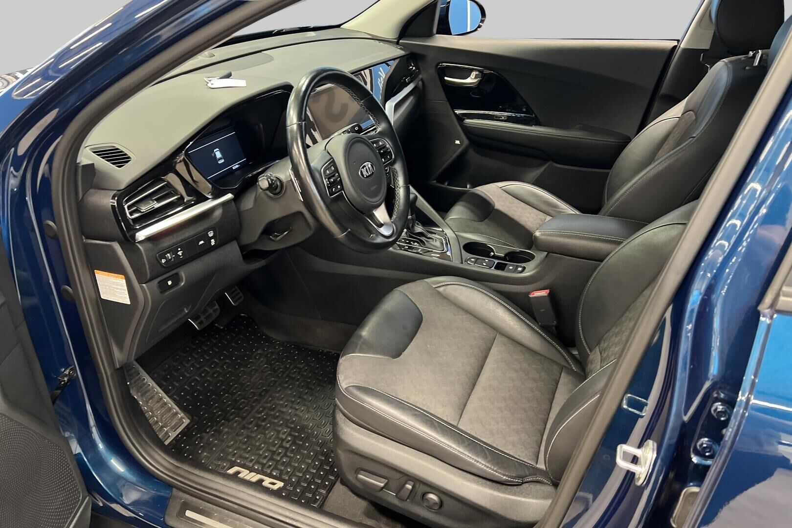 Kia Niro iso kuva 6