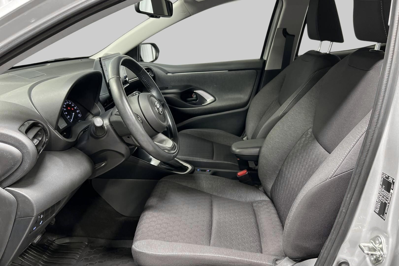 Toyota Yaris iso kuva 6