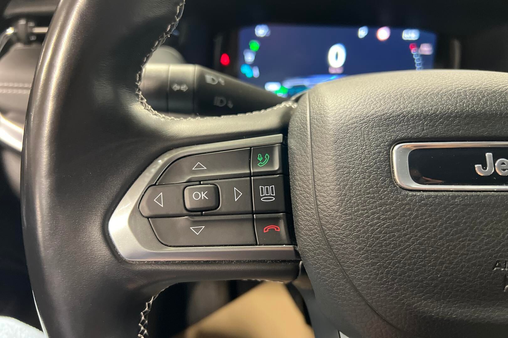 Jeep Compass iso kuva 13