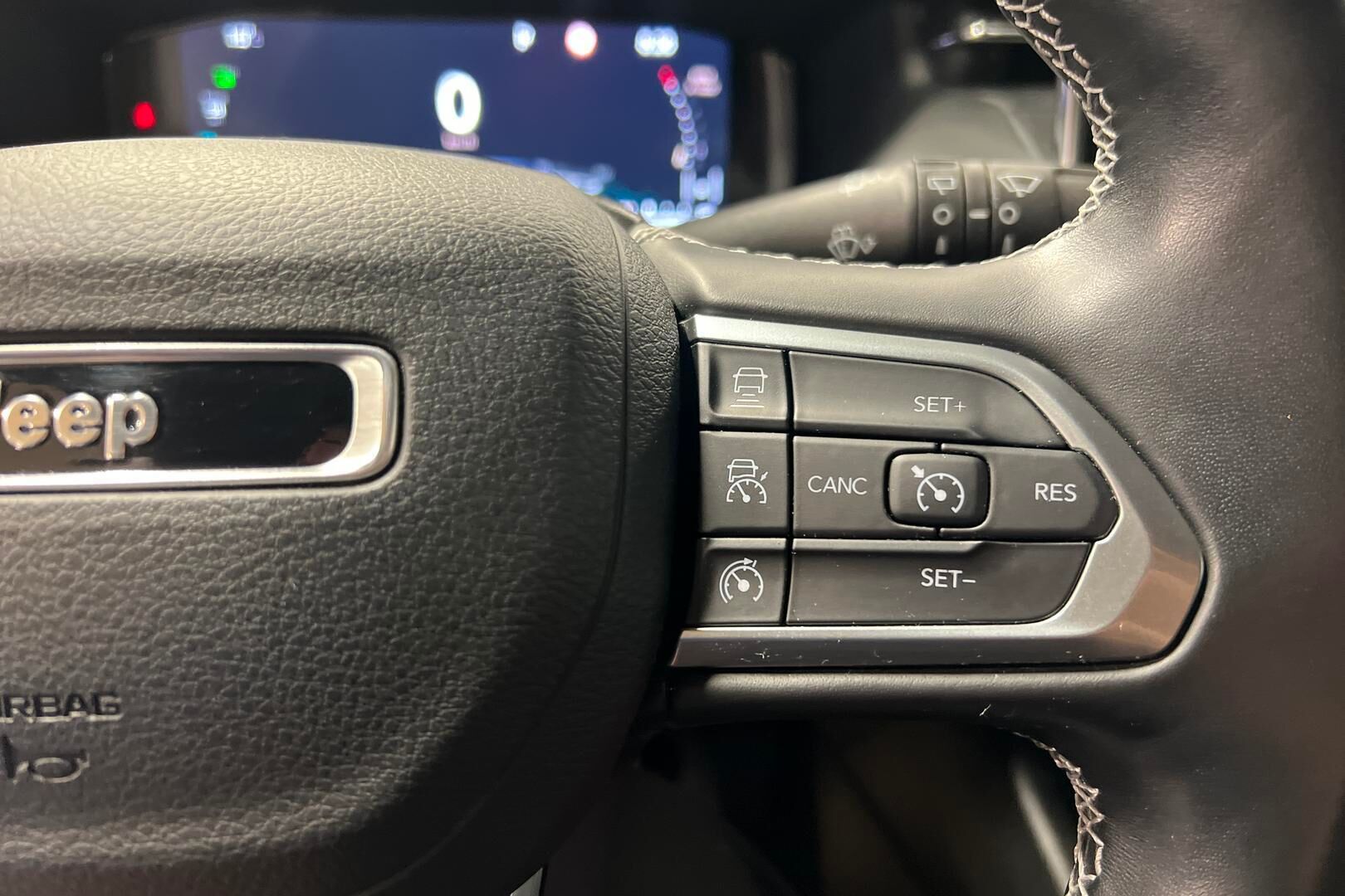 Jeep Compass iso kuva 14