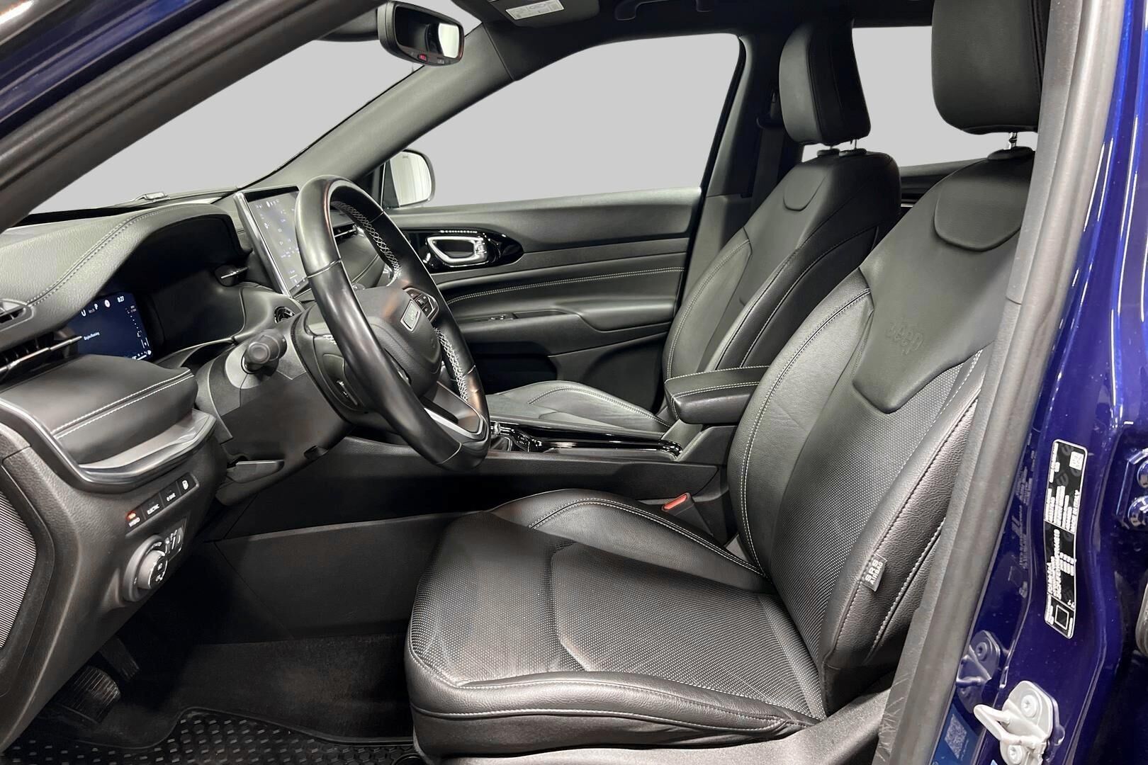 Jeep Compass iso kuva 24