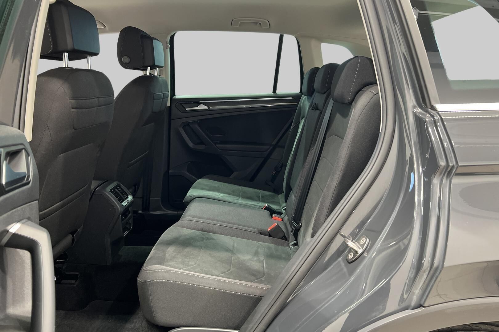 Volkswagen Tiguan iso kuva 13