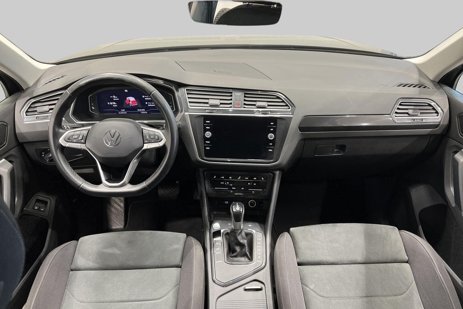 Volkswagen Tiguan iso kuva 14