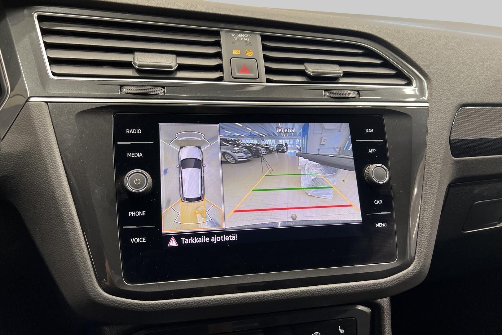 Volkswagen Tiguan iso kuva 17