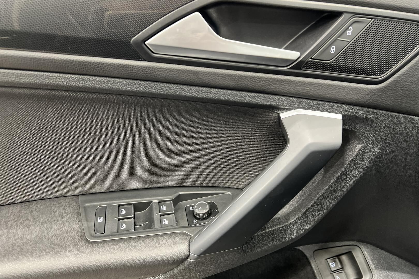Volkswagen Tiguan iso kuva 26