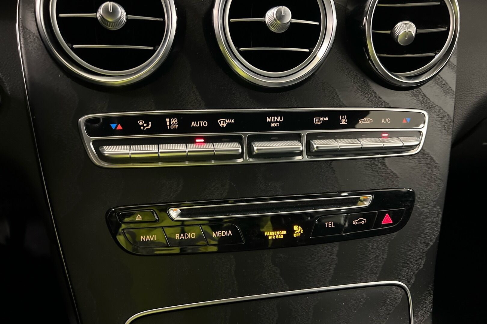 Mercedes-Benz GLC iso kuva 11