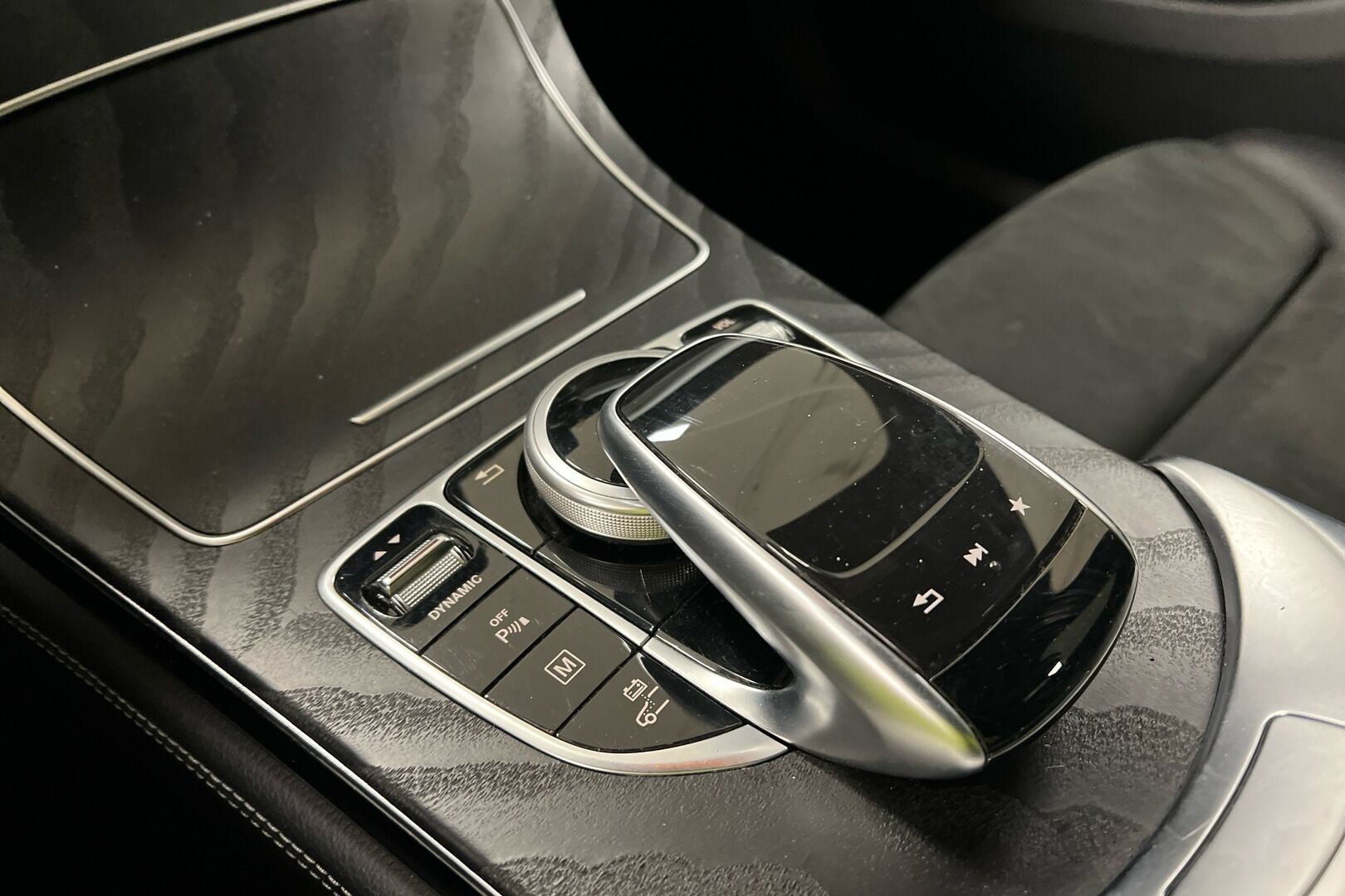 Mercedes-Benz GLC iso kuva 15