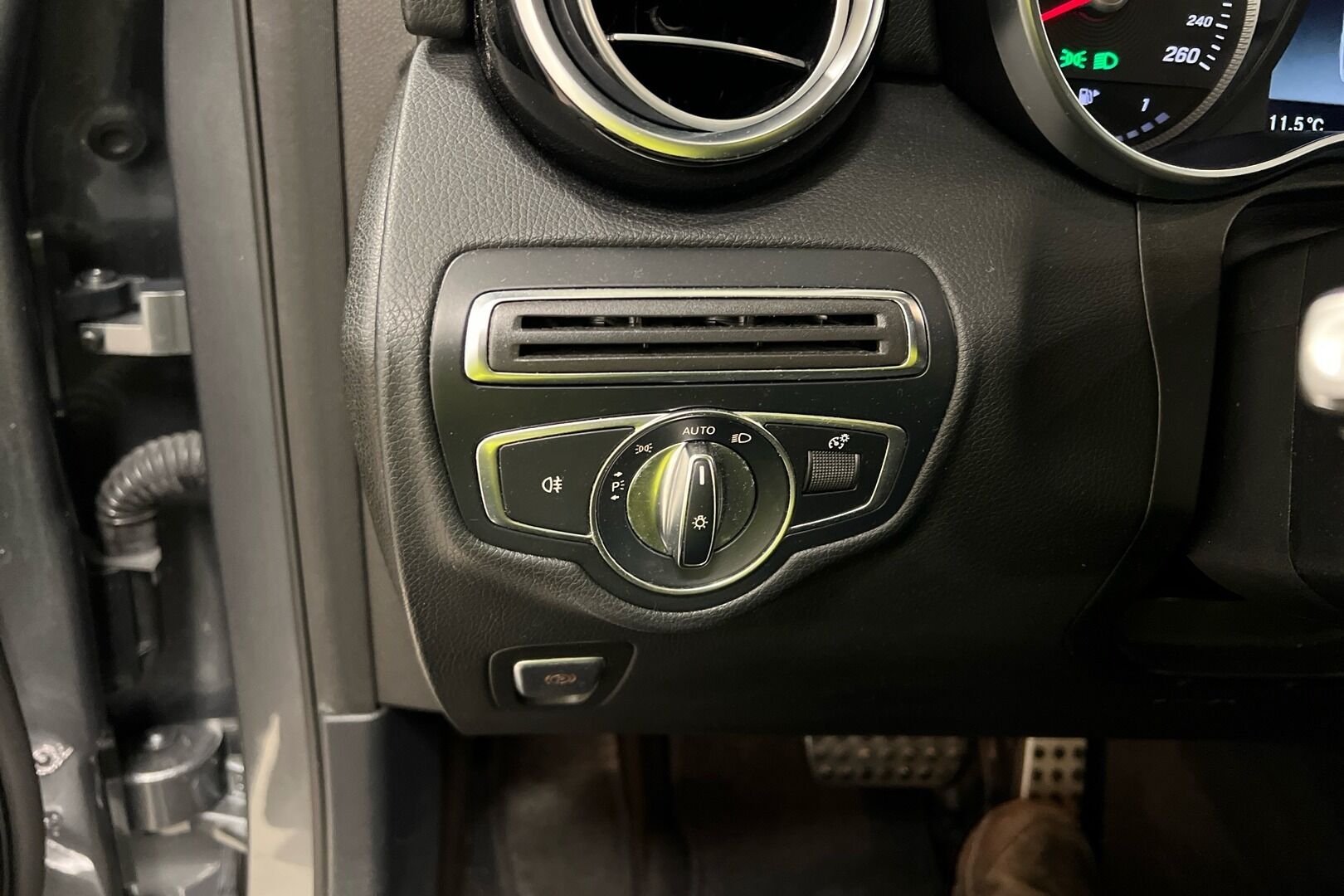 Mercedes-Benz GLC iso kuva 17