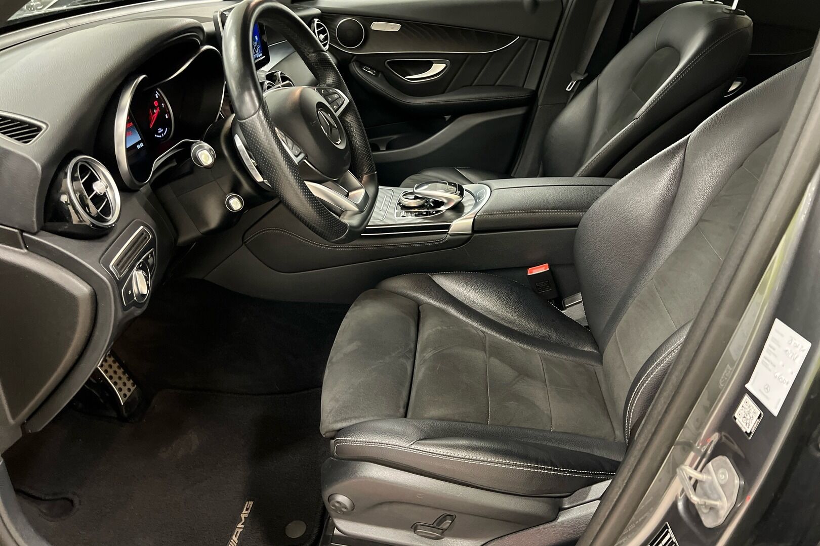 Mercedes-Benz GLC iso kuva 9