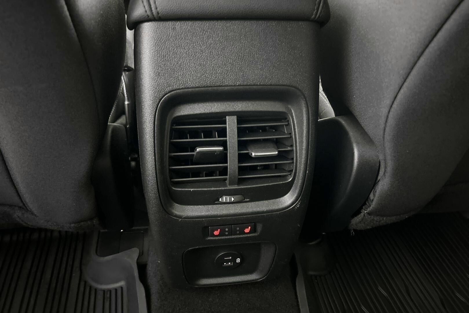 Ford Kuga iso kuva 25