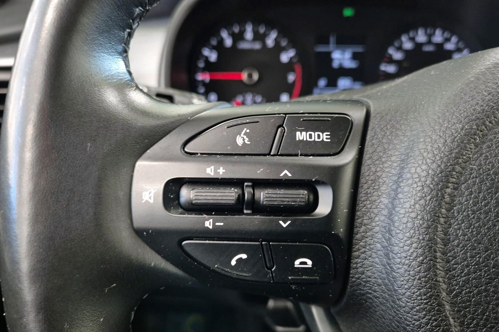 Kia Stonic iso kuva 18