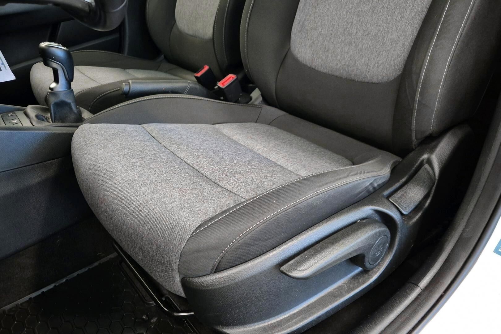 Kia Stonic iso kuva 20