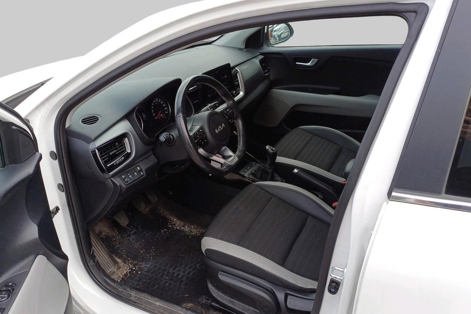Kia Stonic iso kuva 2