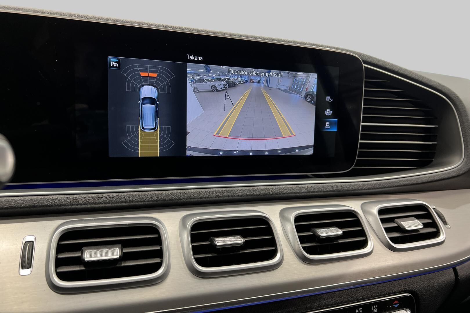 Mercedes-Benz GLE iso kuva 16