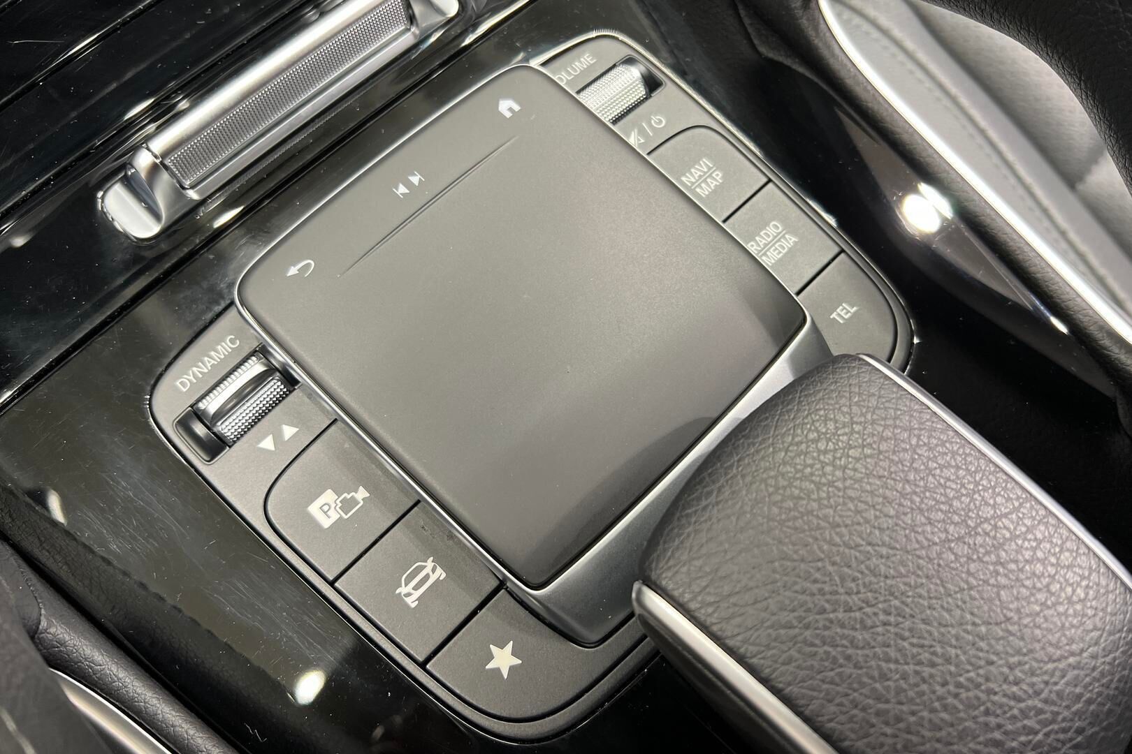 Mercedes-Benz GLE iso kuva 24