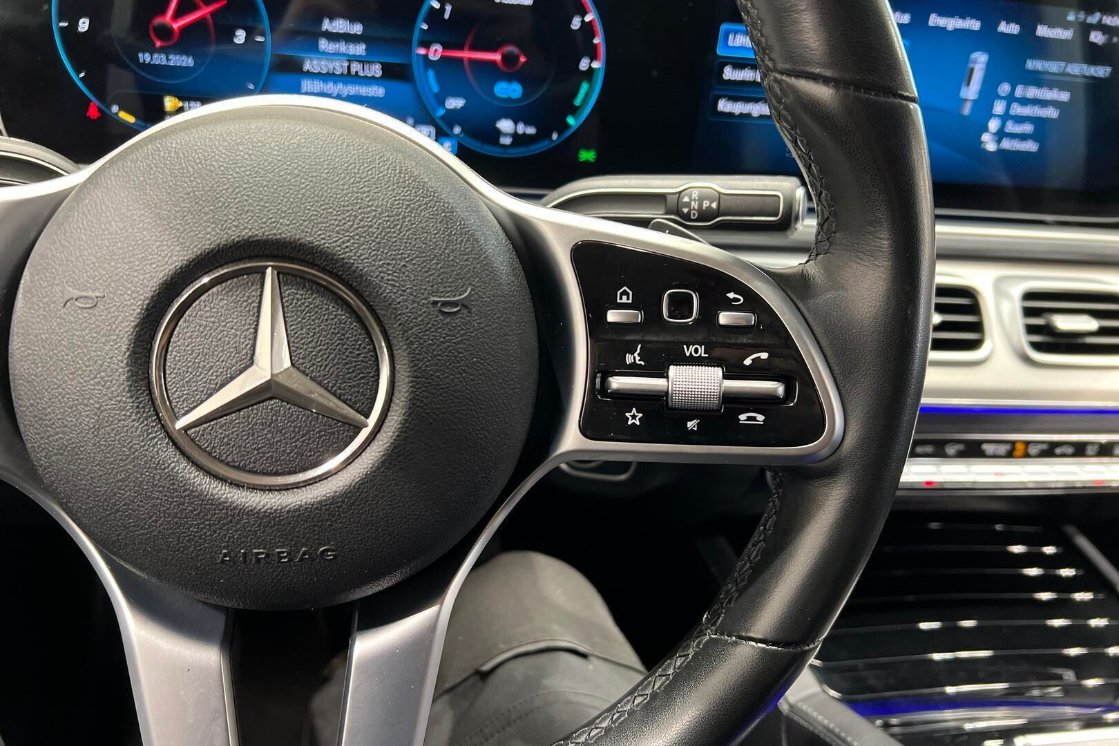 Mercedes-Benz GLE iso kuva 29