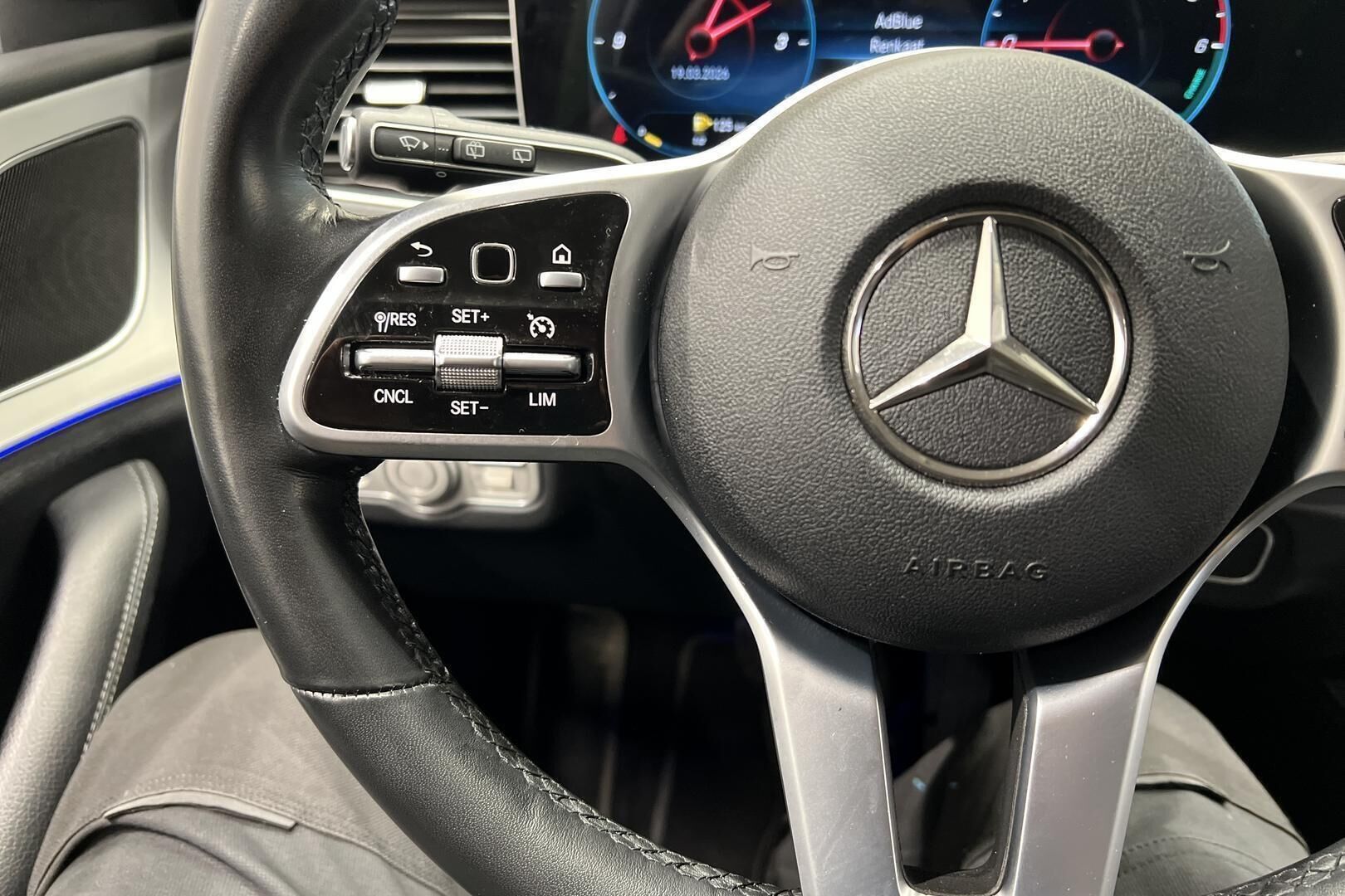 Mercedes-Benz GLE iso kuva 30