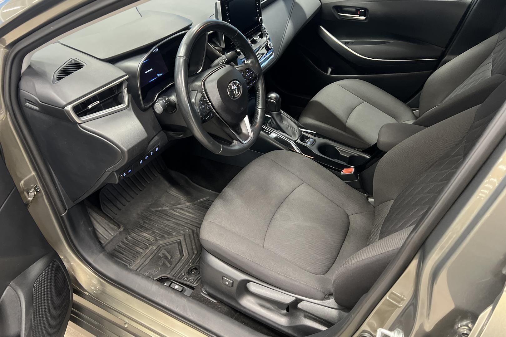 Toyota Corolla iso kuva 8