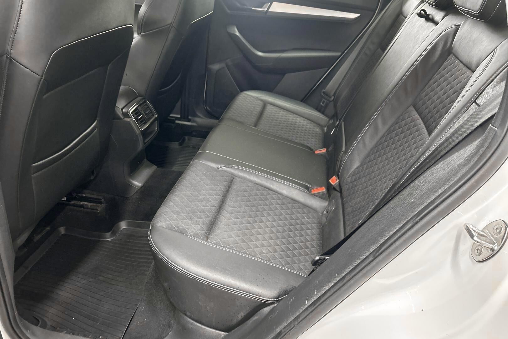 Skoda Karoq iso kuva 11