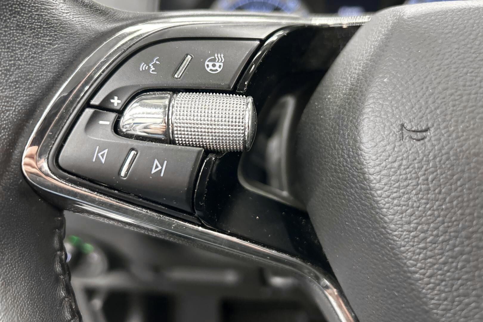 Skoda Karoq iso kuva 15