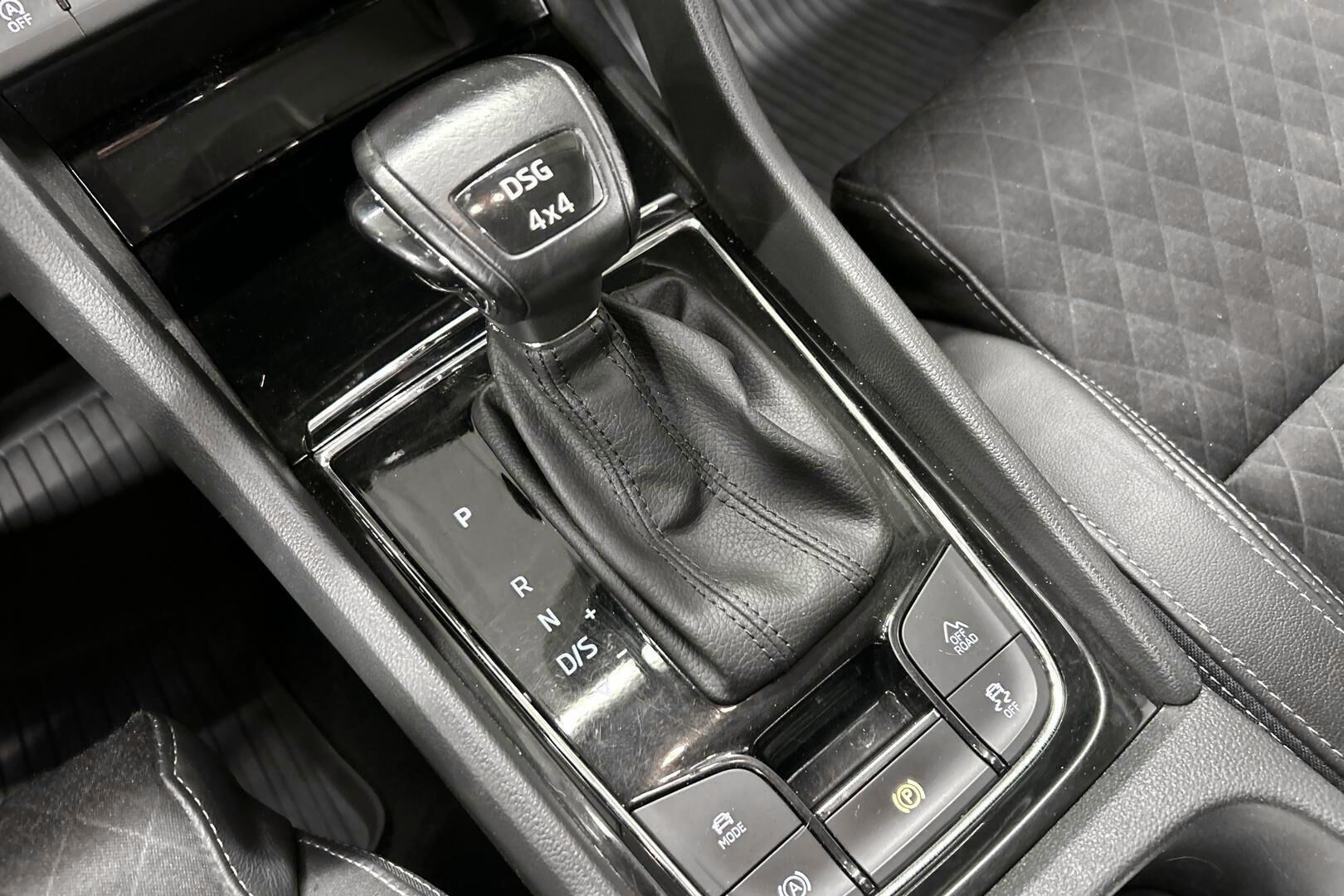 Skoda Karoq iso kuva 21