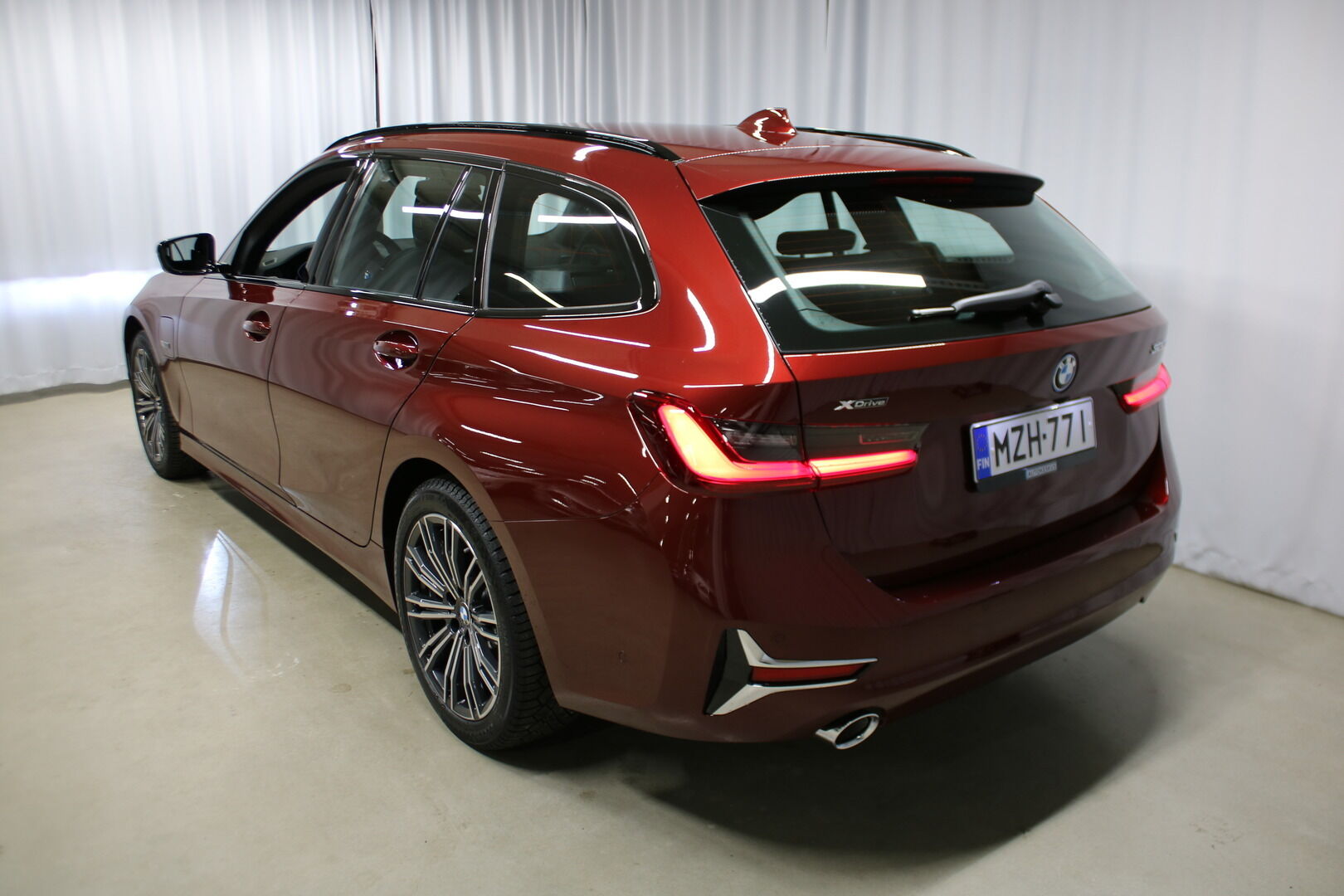 BMW 3-sarja iso kuva 3