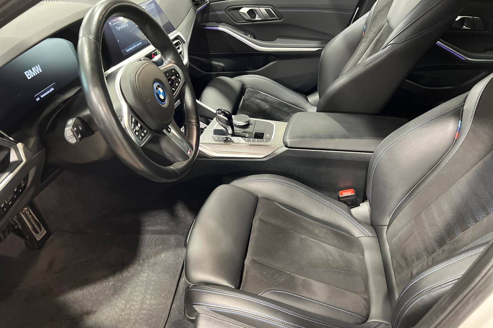 BMW 3-sarja iso kuva 8
