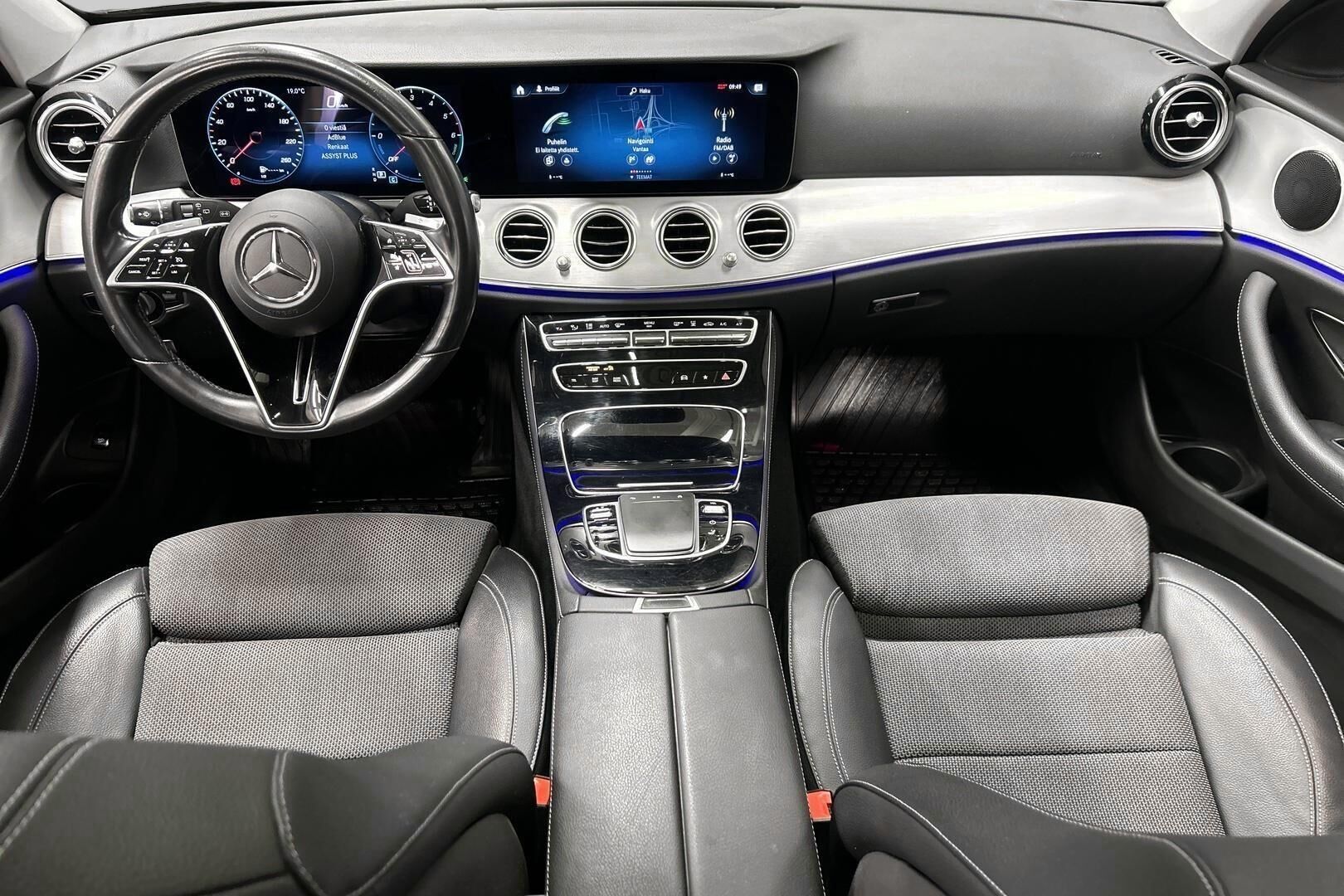 Mercedes-Benz E iso kuva 11