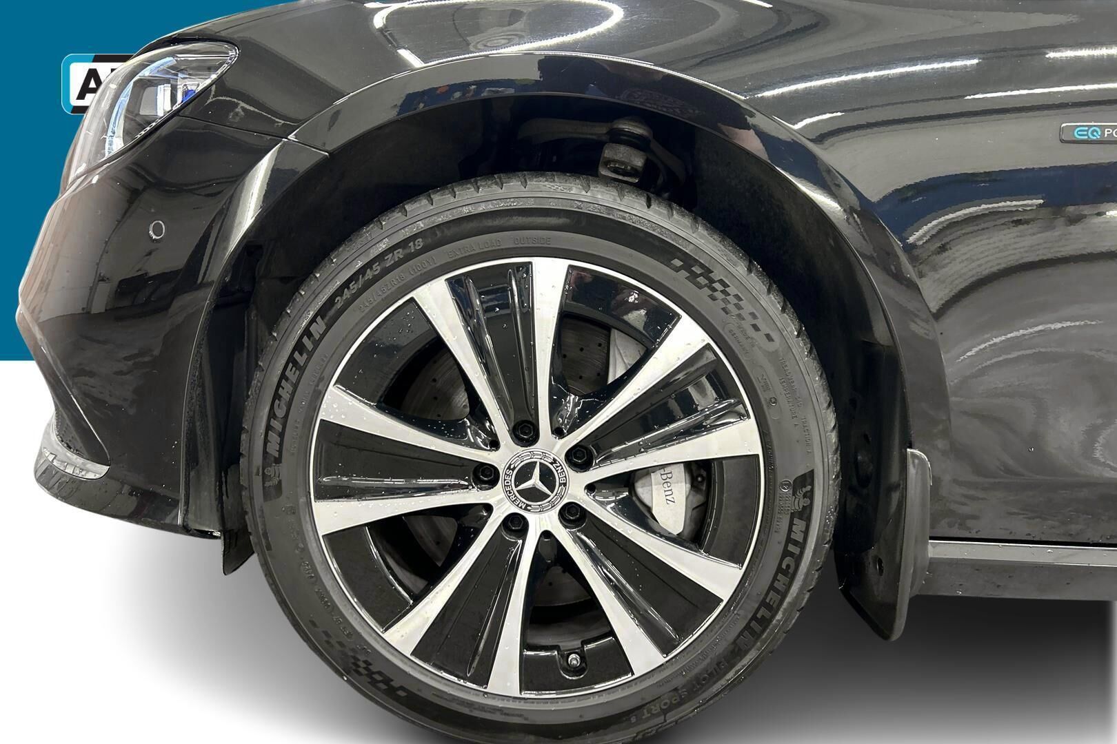 Mercedes-Benz E iso kuva 13