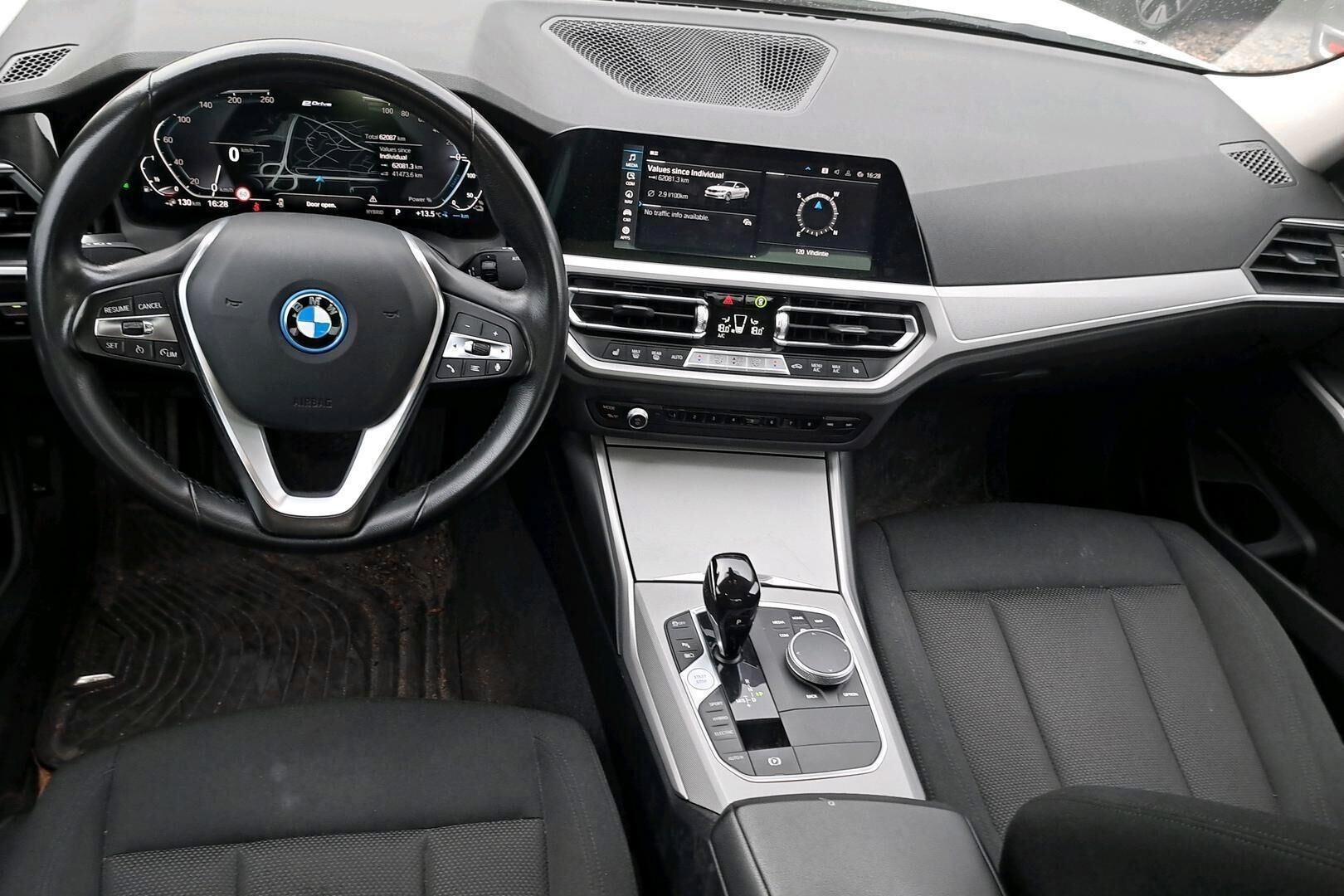 BMW 3-SARJA iso kuva 1