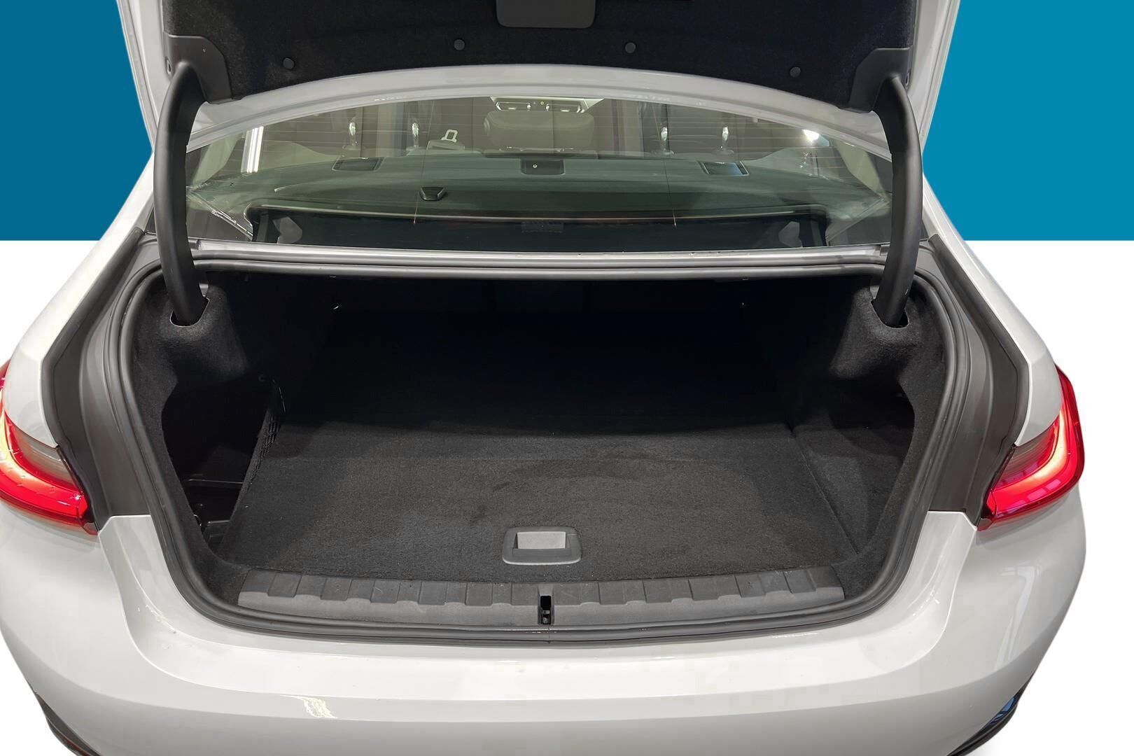 BMW 3-sarja iso kuva 12